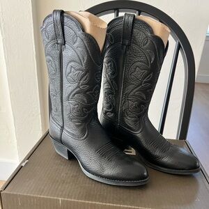 Ariat Heritage Round Toe Cowgirl Boots